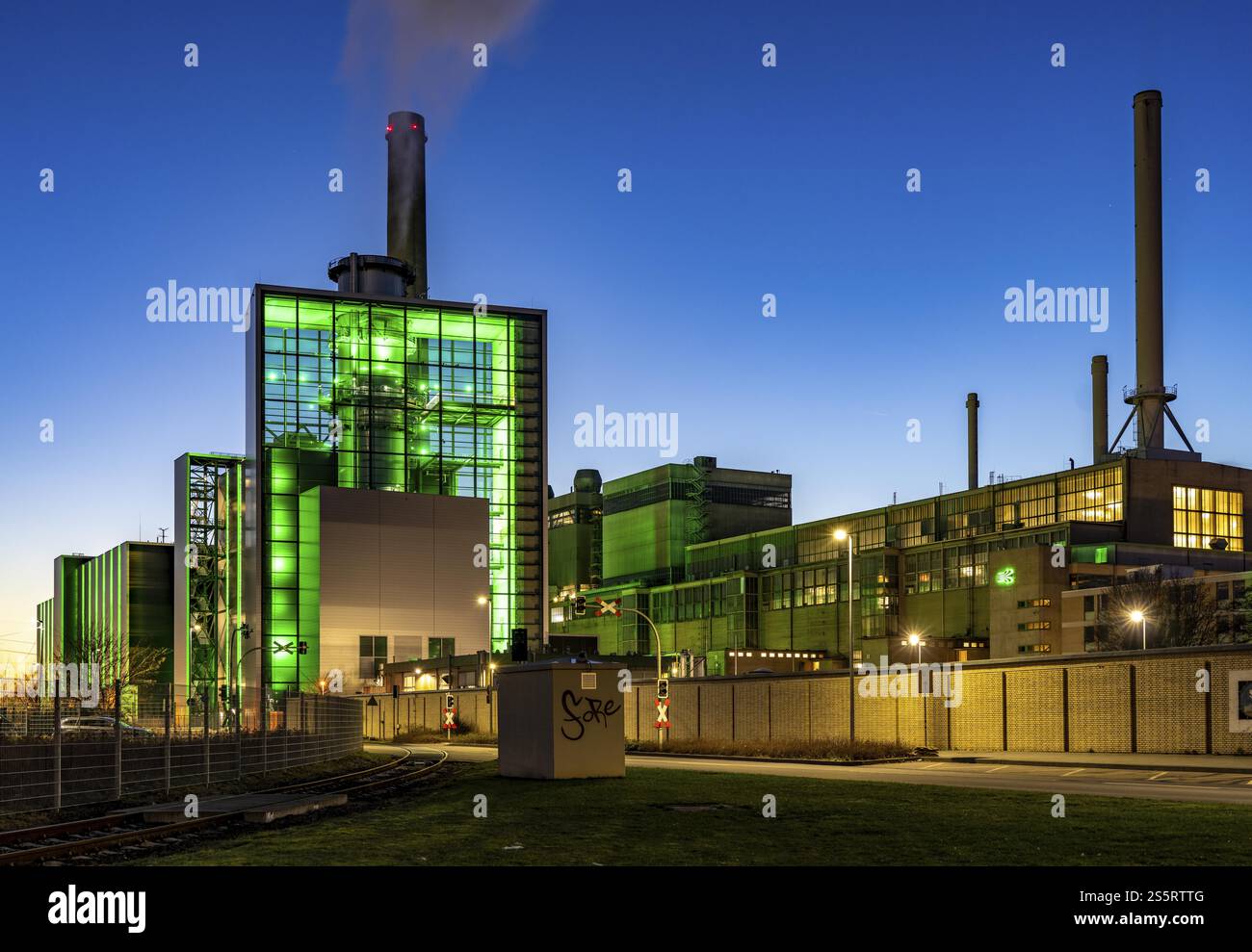The Lausward combined heat and power plant in Duesseldorf, gas and ...