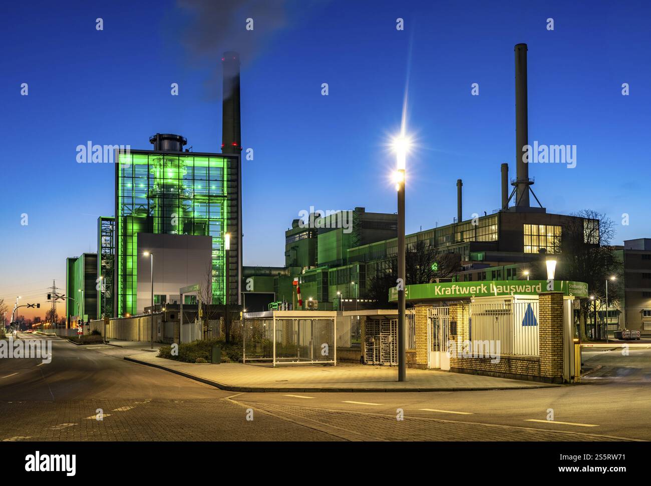 The Lausward combined heat and power plant in Duesseldorf, gas and ...
