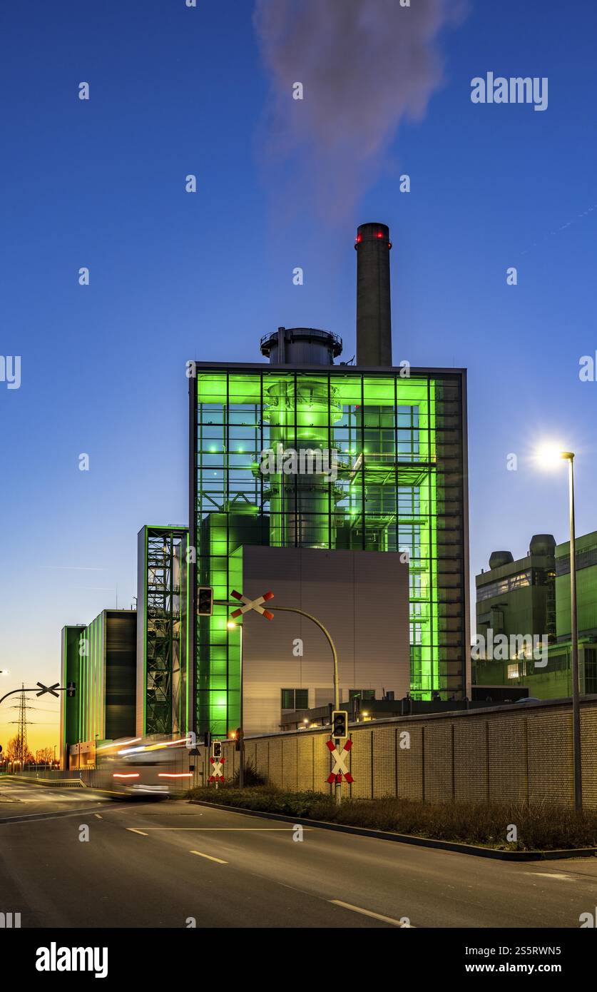 The Lausward combined heat and power plant in Duesseldorf, gas and ...