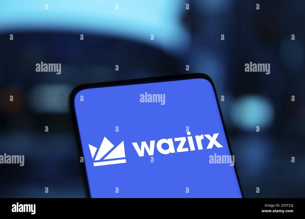 Crypto trading platform hi-res stock photography and images - Alamy