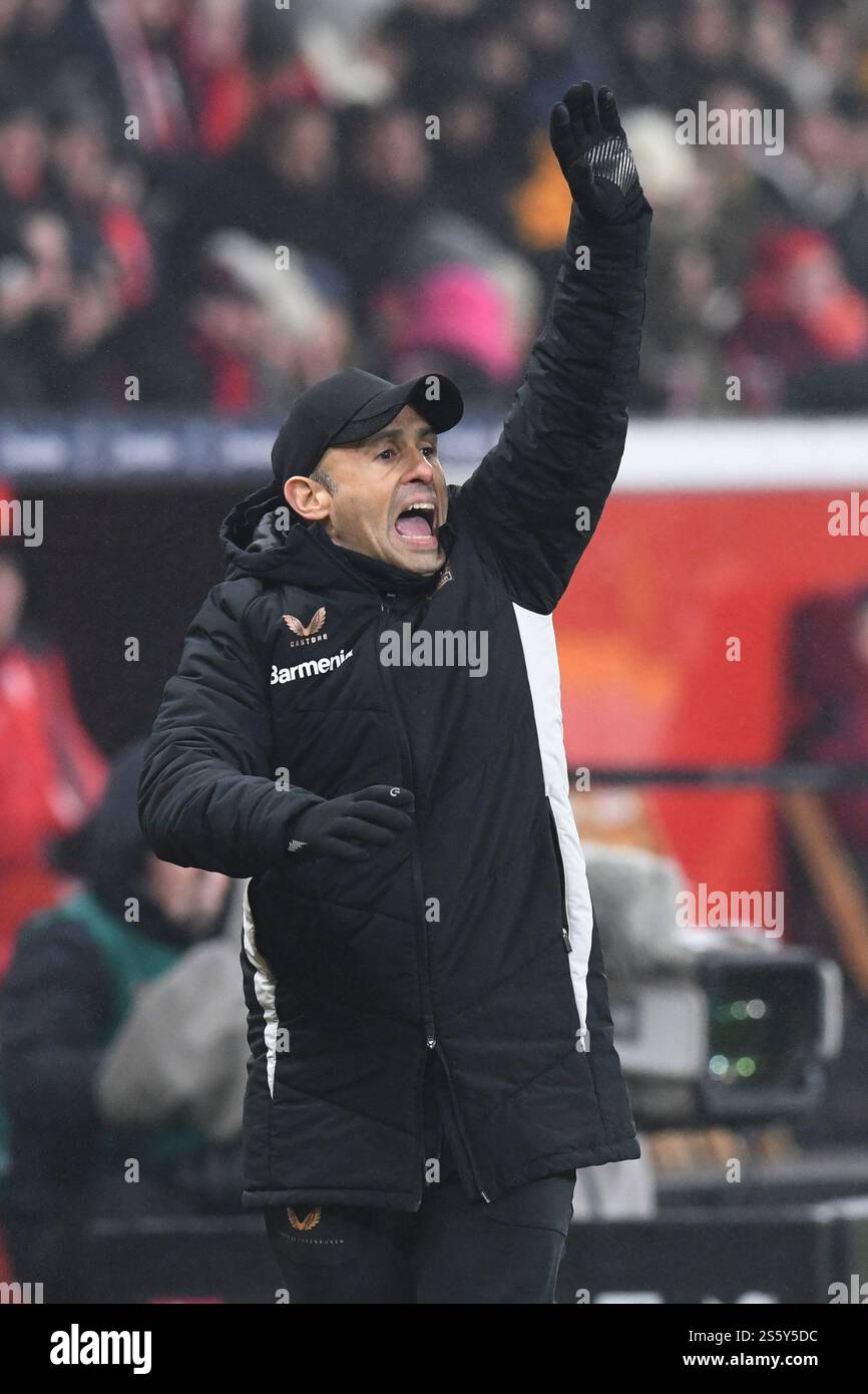 Yigit tranniyani sikadi (rus pornosi)