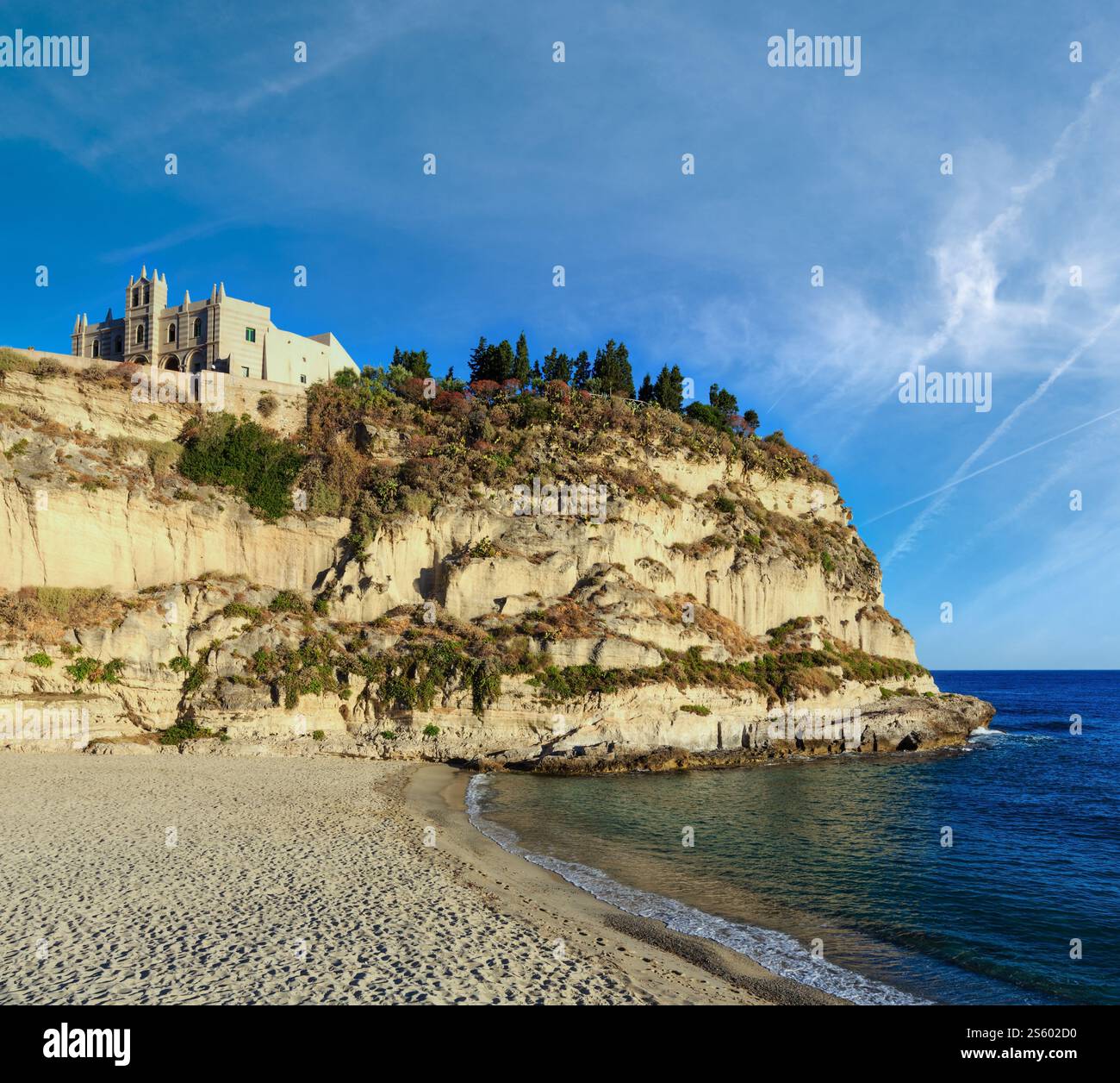 Italy tropea calabria beach hi-res stock photography and images - Page 9 -  Alamy, image size:1300x1256