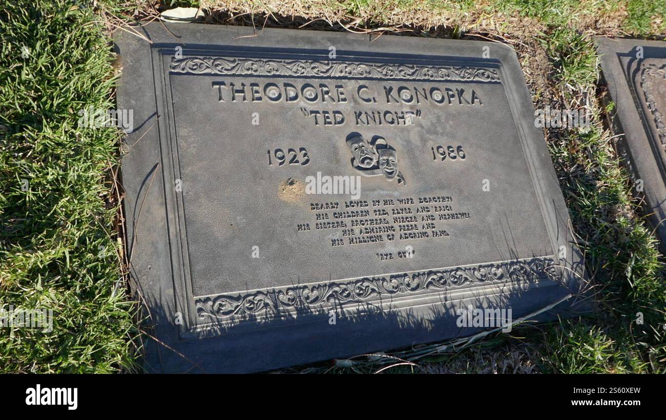 Glendale, California, USA 13th January 2025 Actor Ted Knight Grave in ...