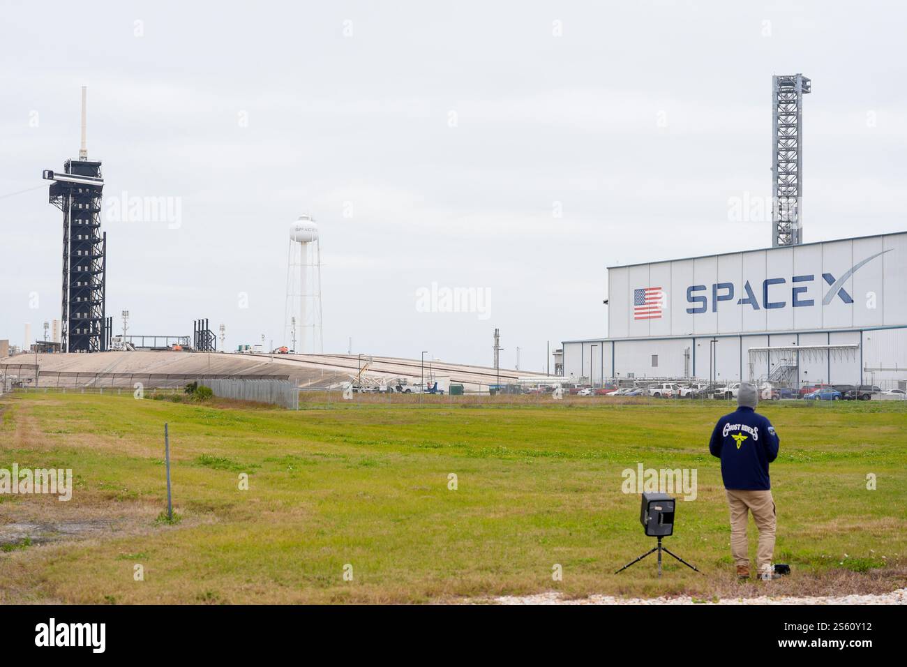 Cape Canaveral, Florida, USA. 14th Jan, 2025. A photographer is seen