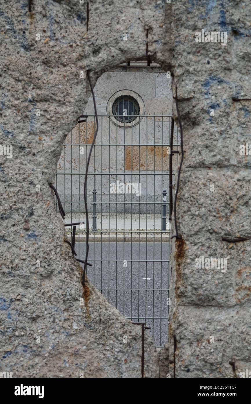 Berlin, Niederkirchnerstraße, Berliner Mauer // Berlin, Niederkirchnerstrasse, Remains of Berlin Wall Stock Photo