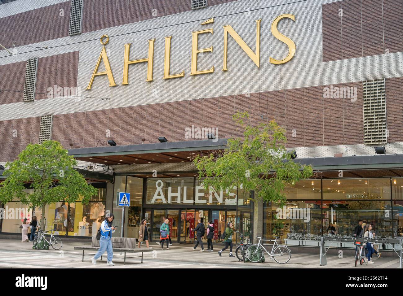 kaufhaus-ahlens-klarabergsgatan-stockholm-schweden-ahlens