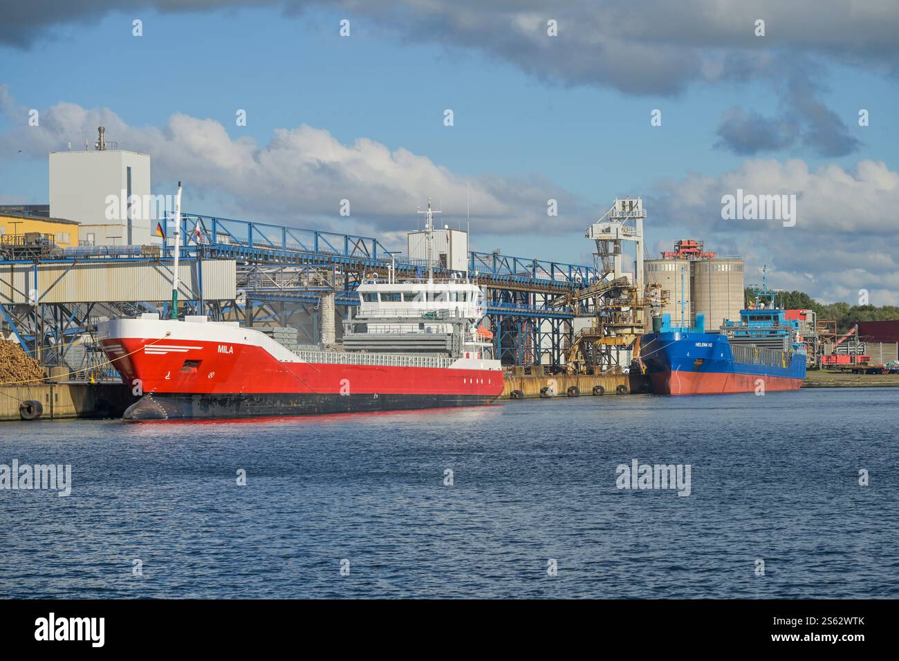 Frachtschiffe am Kai, Verladehafen fr Dngemittel, Soda, Kali und Salze,  Seehafen, Wismar, Mecklenburg-Vorpommern, Deutschland Stock Photo - Alamy