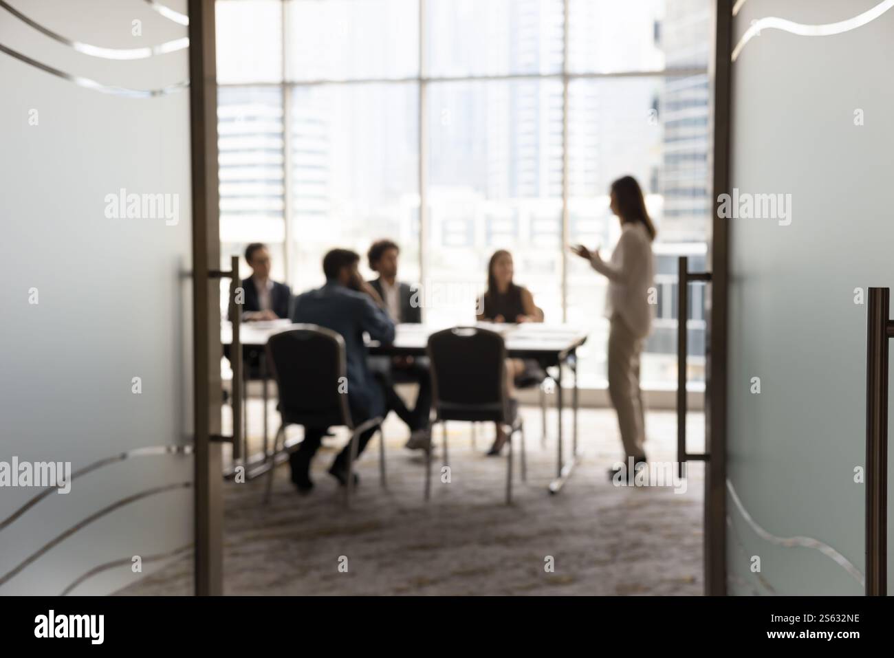 Boardroom people silhouettes hi-res stock photography and images - Alamy