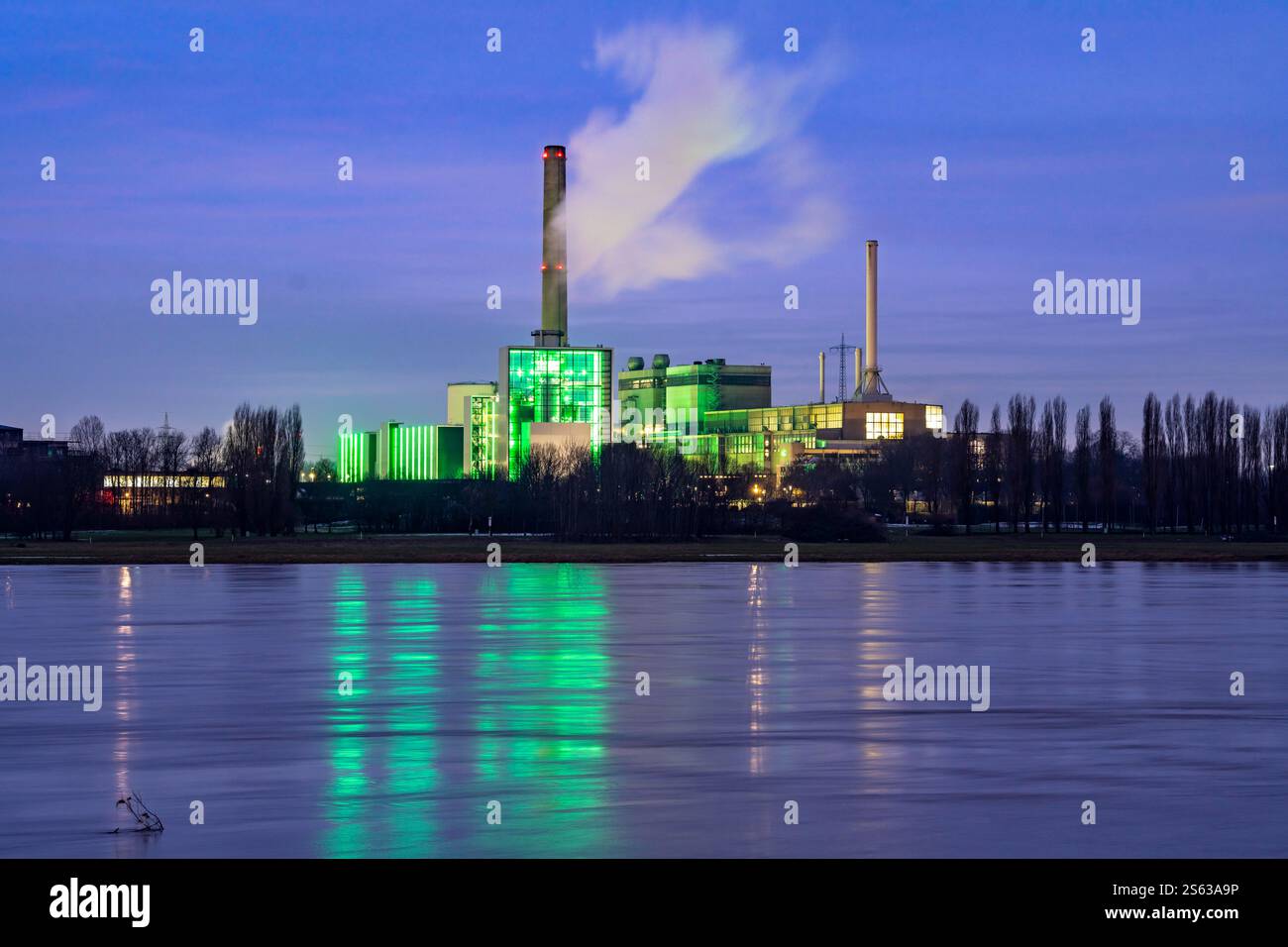 The Lausward combined heat and power plant in Düsseldorf, a gas and ...