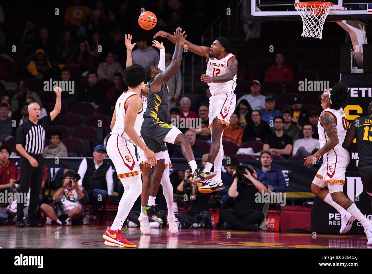 LOS ANGELES, CA - JANUARY 14: USC Trojans forward Rashaun Agee (12 ...