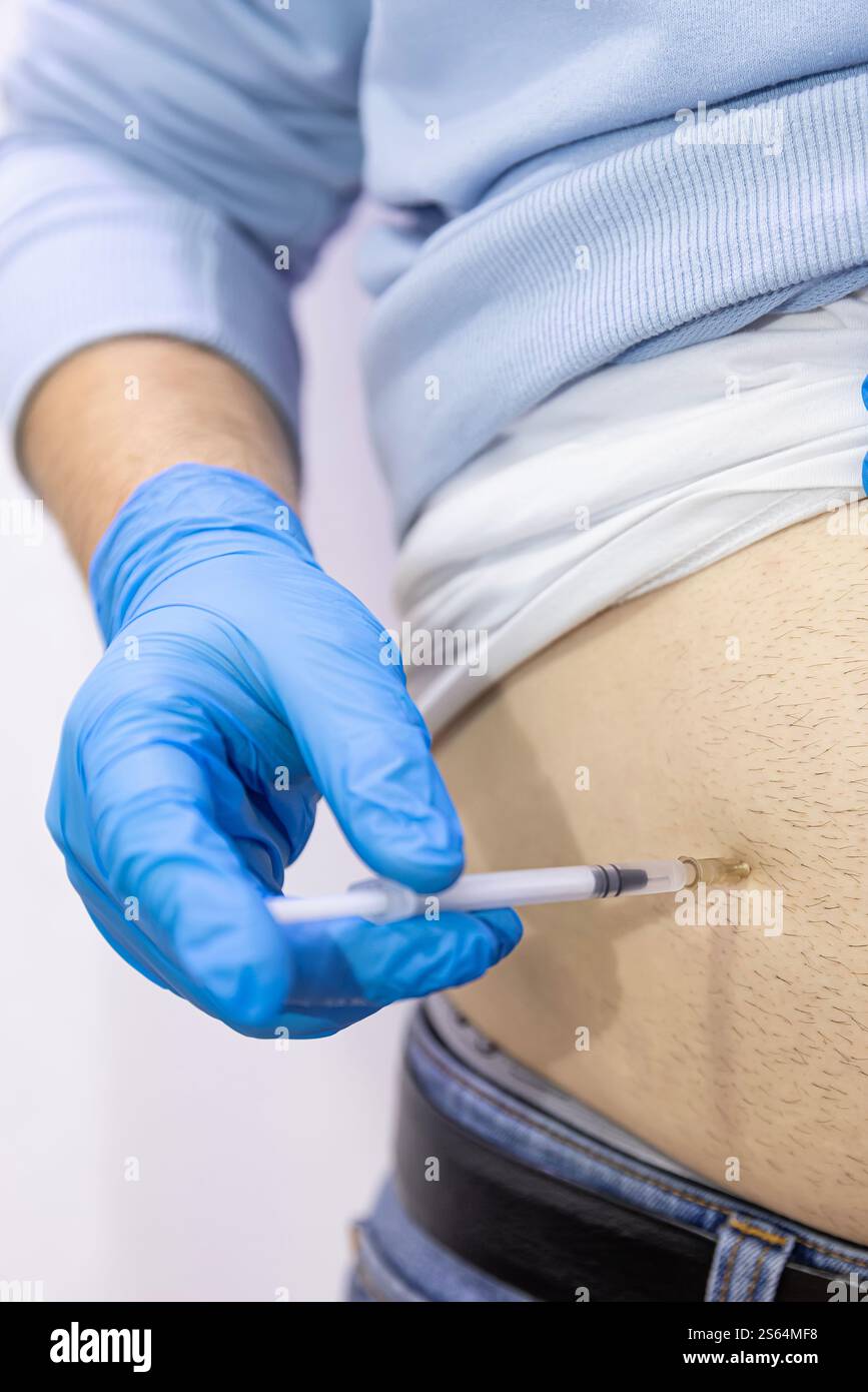 How to properly give yourself subcutaneous injection in your stomach ...