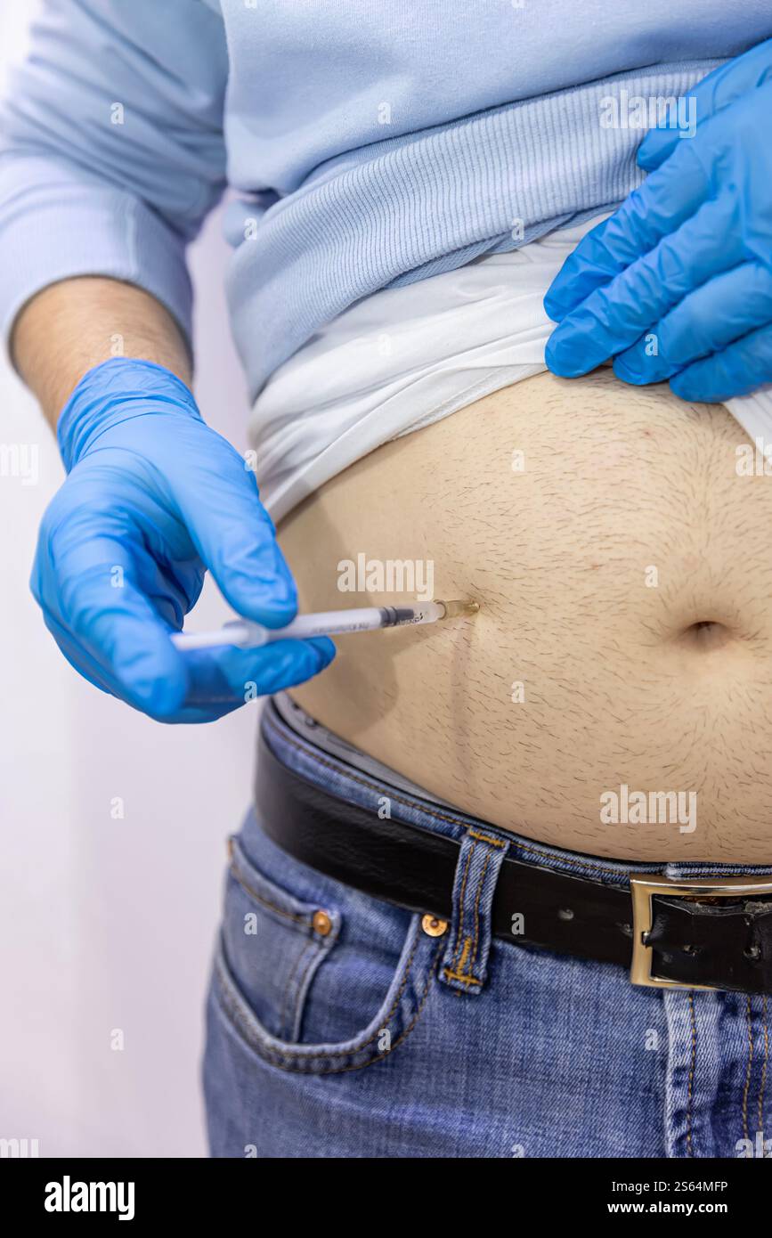 How to properly give yourself subcutaneous injection in your stomach ...