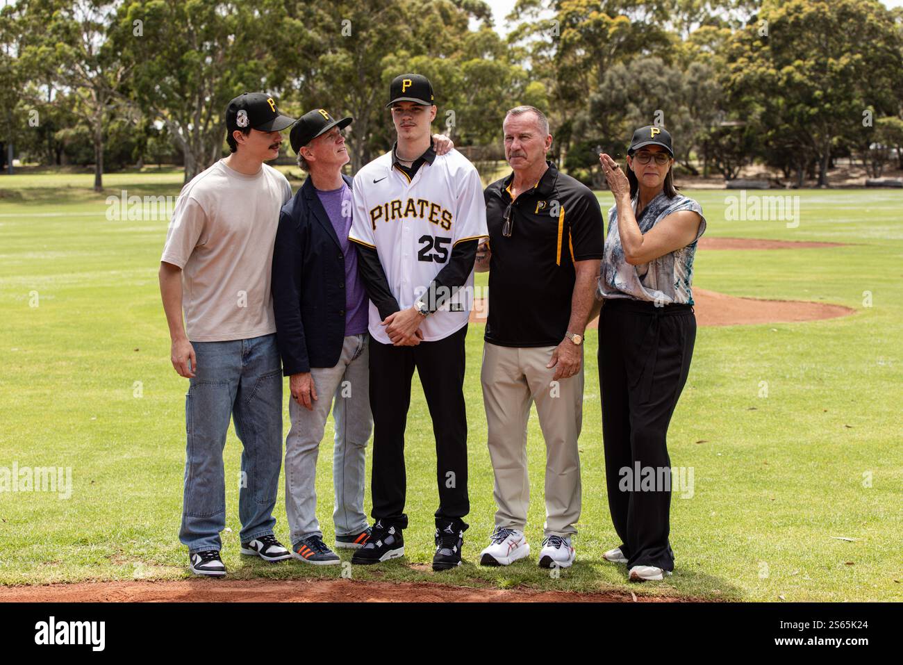 (L-R) Josh Smith, Marty Smith, Robinson Smith, Tony Harris and Nicole ...