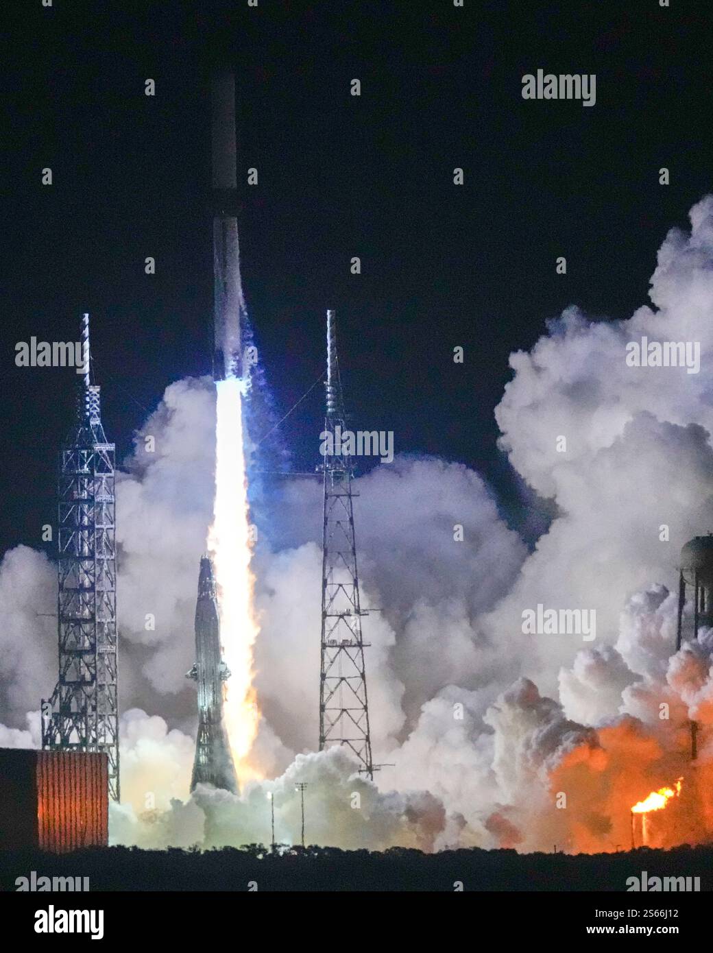 Blue Origin's New Glenn rocket lifts off from Launch Complex 36 at the ...