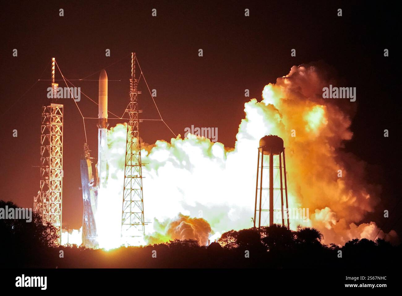 Blue Origin's New Glenn rocket lifts off from Launch Complex 36 at the ...