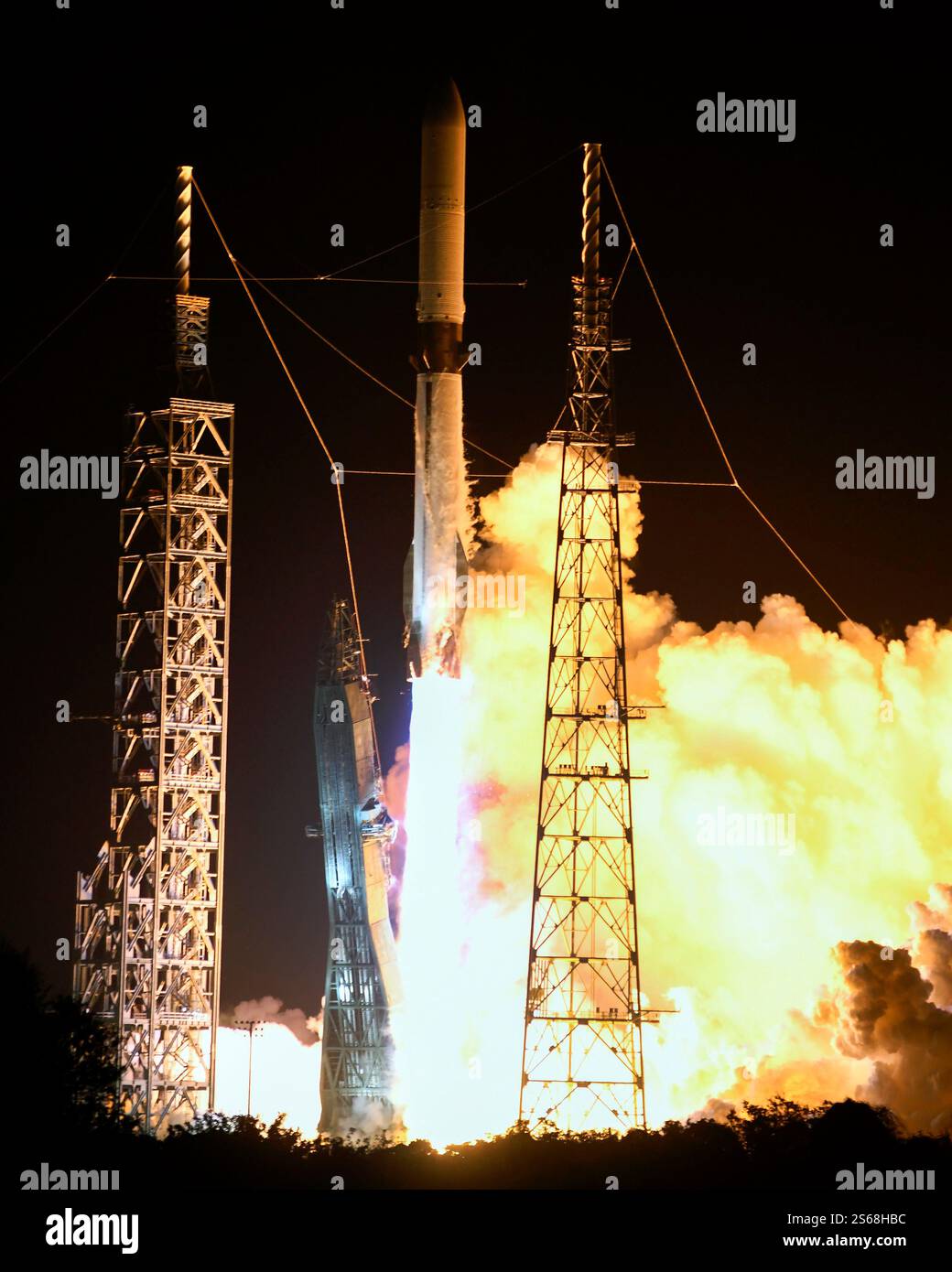 The Blue Origin New Glenn rocket launches on its maiden flight at 2:03 ...