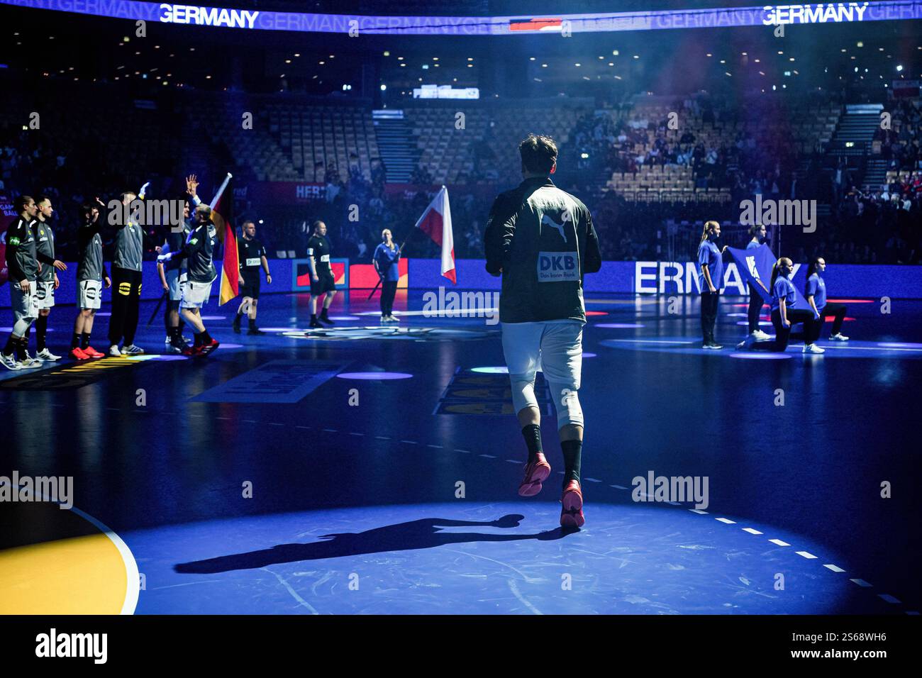 Marko Grgic (Deutschland, 71) beim Einlaufen DEN, Deutschland vs