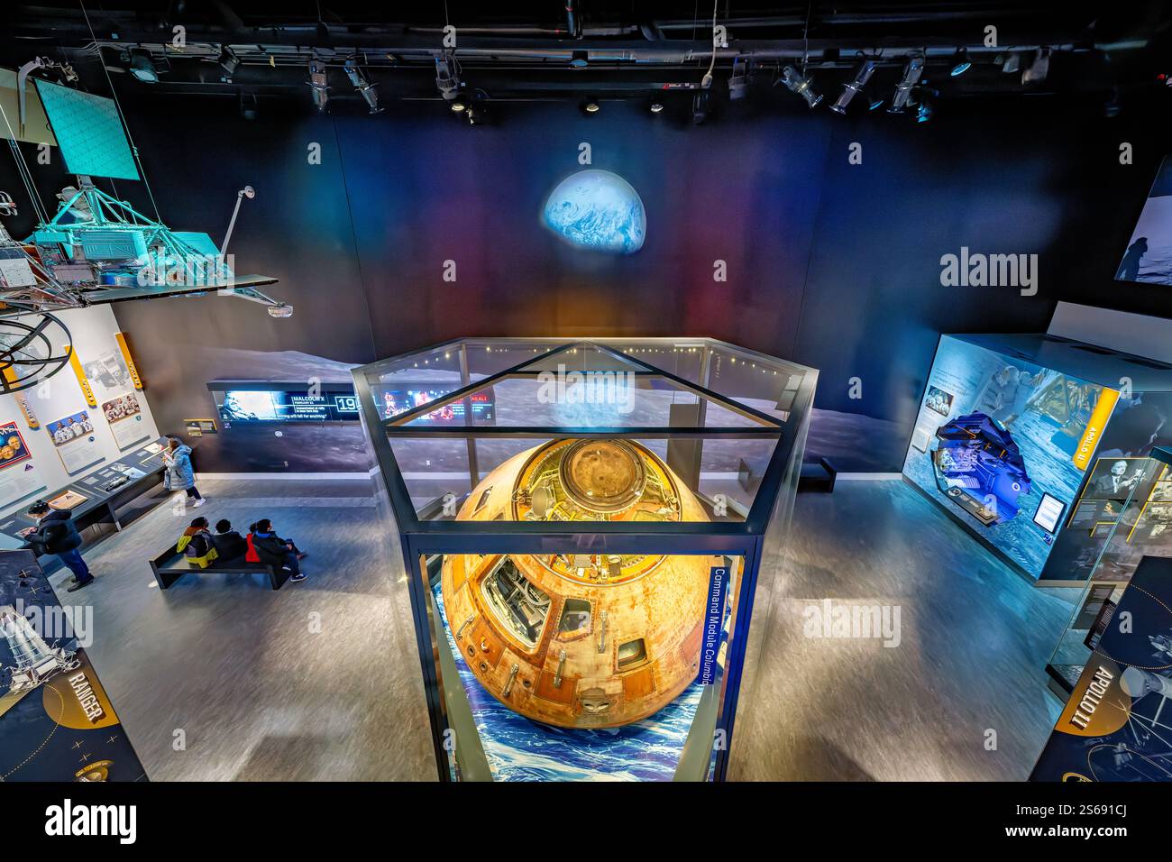 Spacecraft gallery view hi-res stock photography and images - Alamy