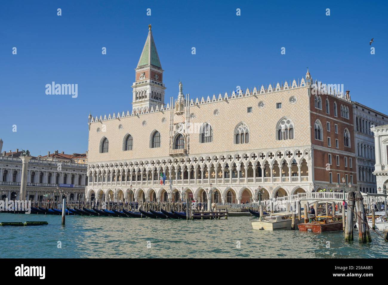 St. Mark's Rower Markusturm Campanile di San Marco, Dogenpalast Palazzo Ducale, Canal ...