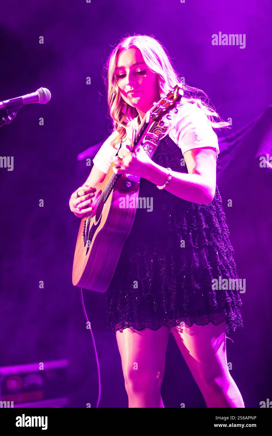 James deane hi-res stock photography and images - Alamy