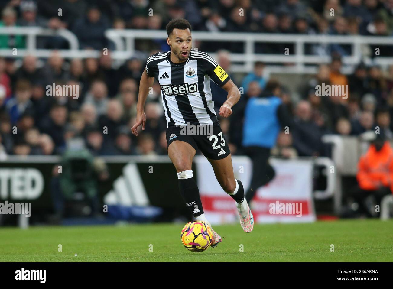 Newcastle United's Jacob Murphy during the Premier League match between Newcastle United and Wolverhampton Wanderers at St. James's Park, Newcastle on Wednesday 15th January 2025. (Photo: Michael Driver | MI News) Credit: MI News & Sport /Alamy Live News Stock Photo