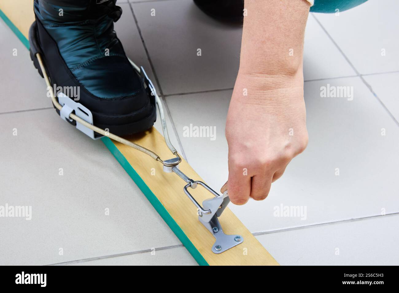 Kandahar binding hi-res stock photography and images - Alamy Kandahar binding hi-res stock photography and images - Alamy