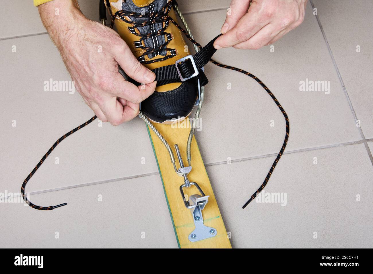 Kandahar binding hi-res stock photography and images - Alamy Kandahar binding hi-res stock photography and images - Alamy