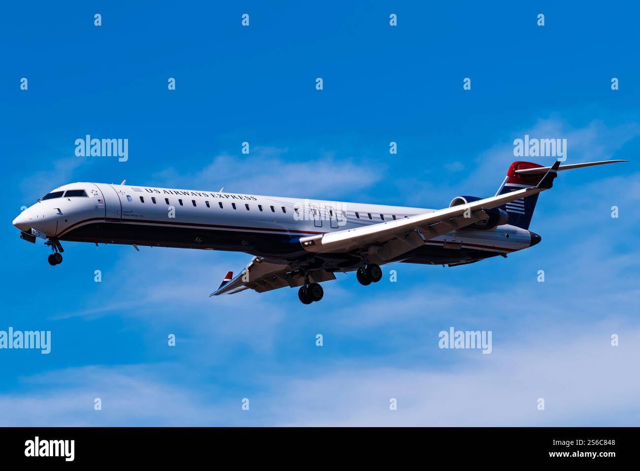 Bombardier crj900 hi-res stock photography and images - Alamy