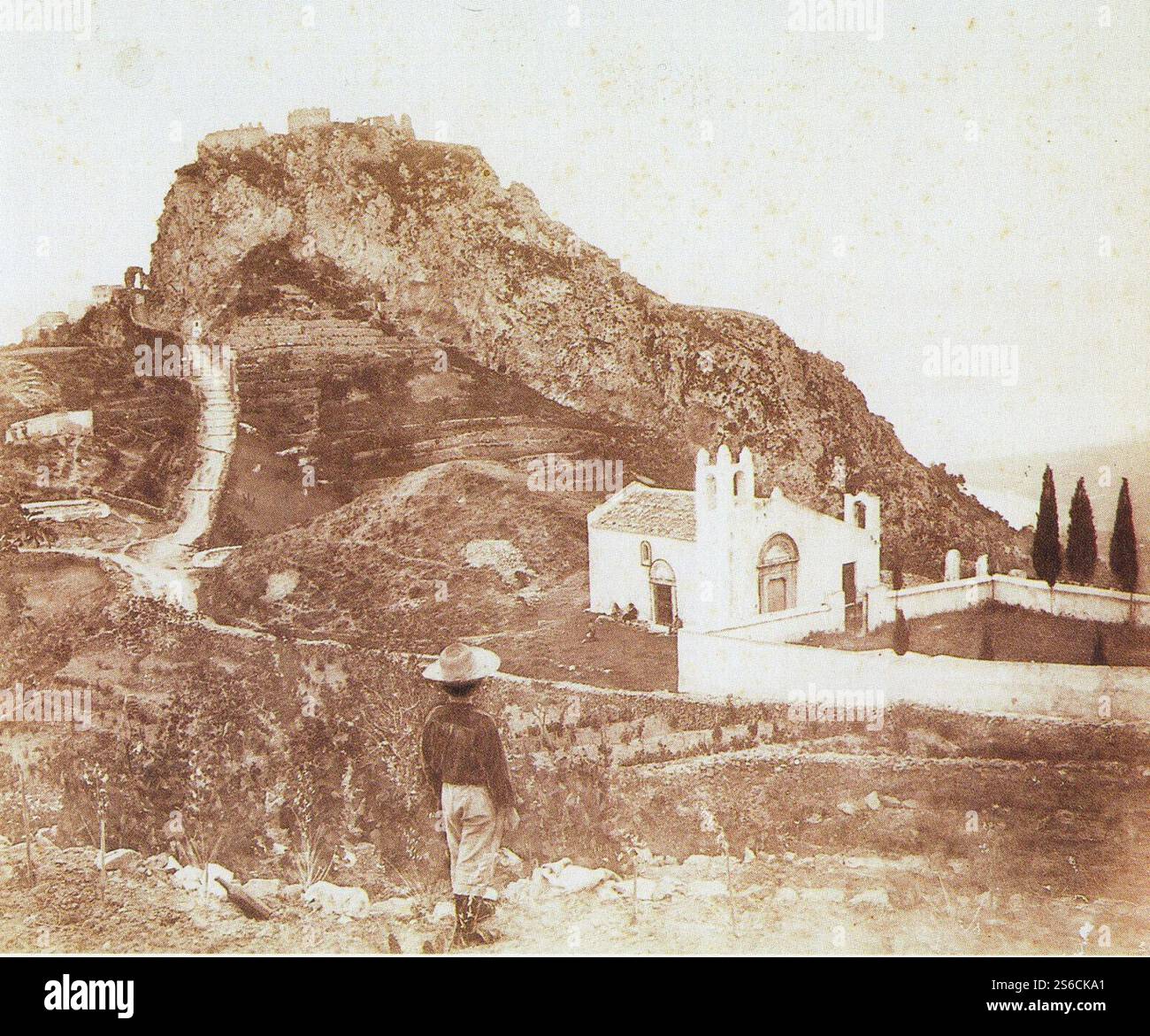 Gloeden, Wilhelm von (1856-1931) - n. 2511 - Capolavori dalle collezioni Alinari p. 19. Stock Photo