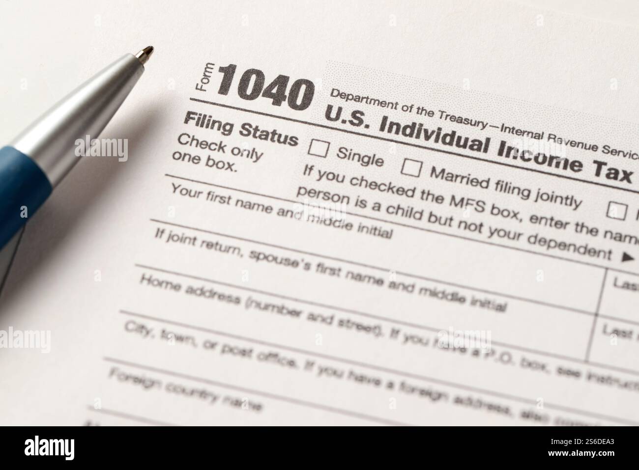 File 1040 Tax filing process hi-res stock photography and images - Alamy