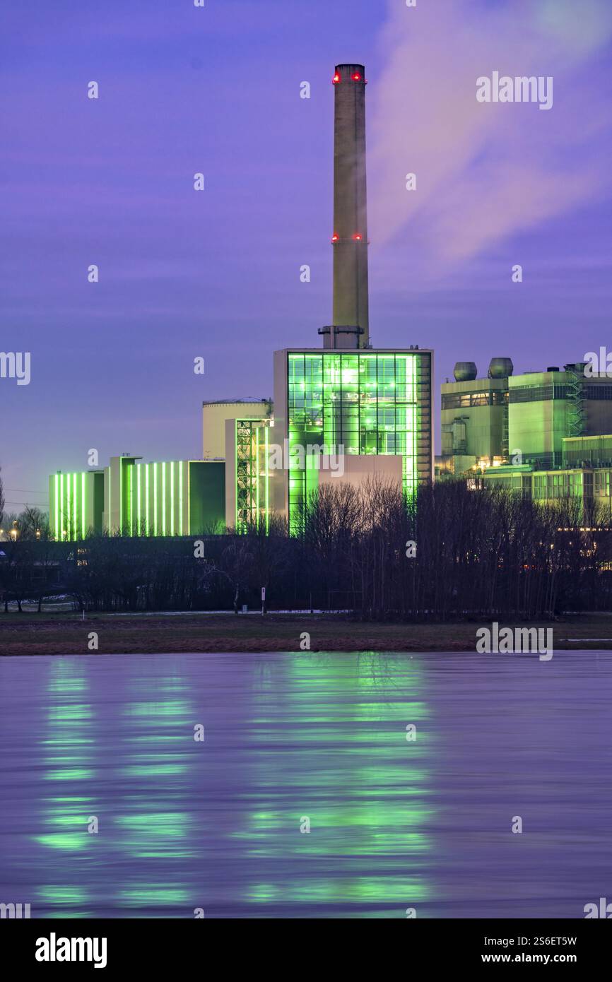 The Lausward combined heat and power plant in Duesseldorf, gas and ...