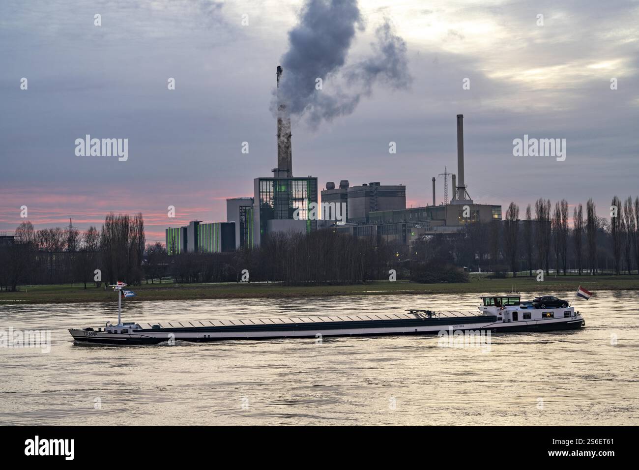 The Lausward combined heat and power plant in Duesseldorf, gas and ...