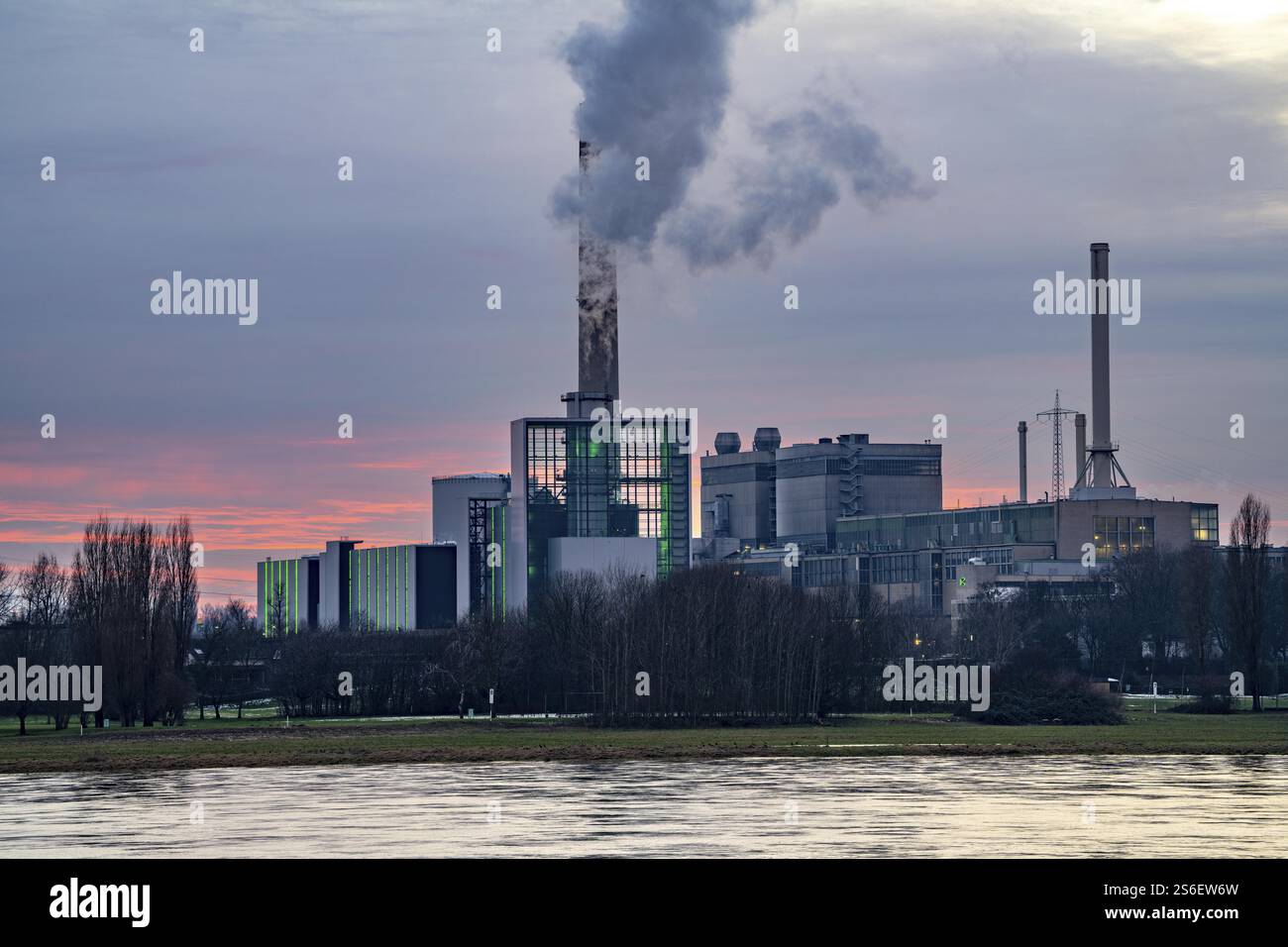 The Lausward combined heat and power plant in Duesseldorf, gas and ...