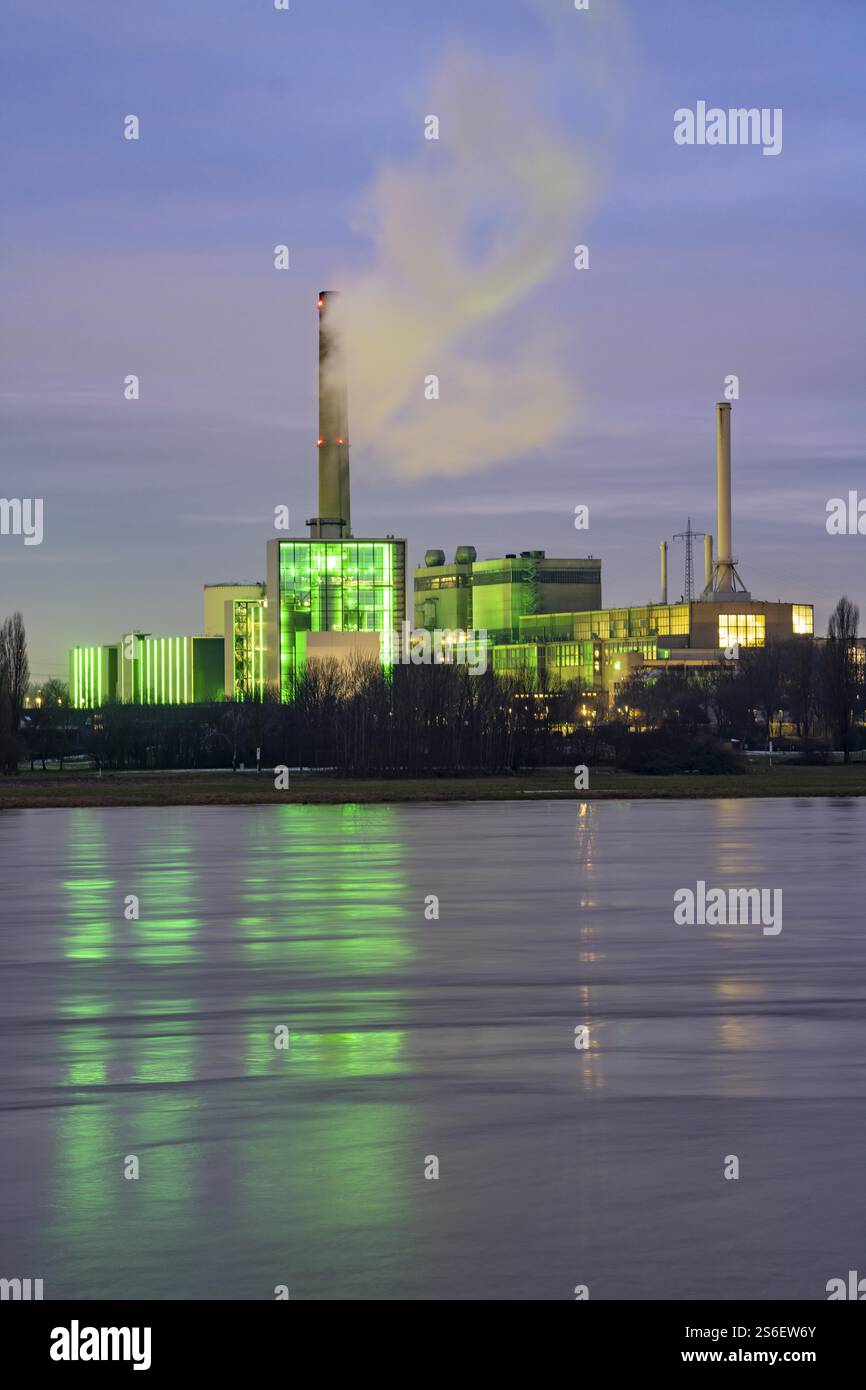 The Lausward combined heat and power plant in Duesseldorf, gas and ...