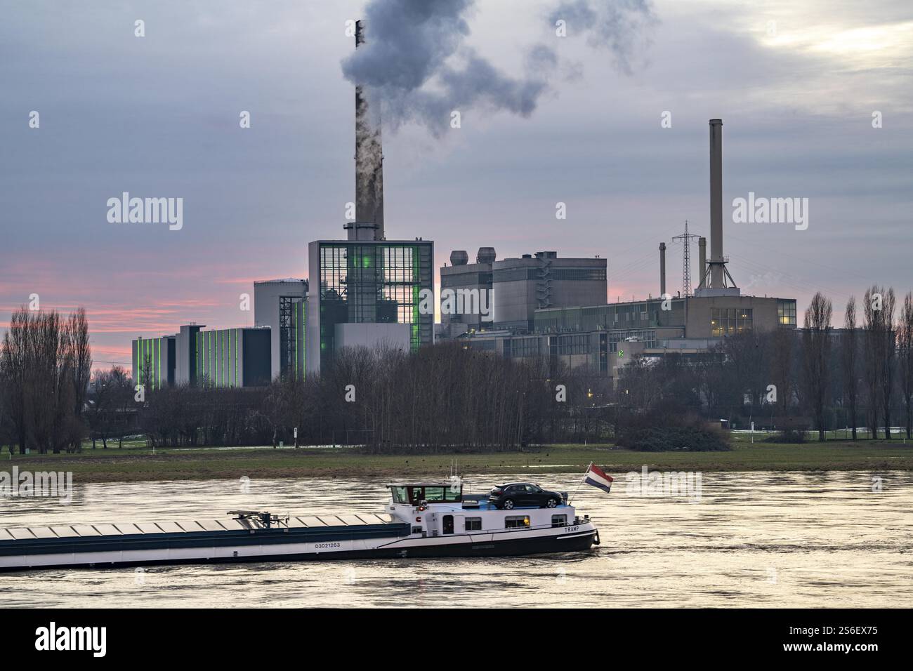 The Lausward combined heat and power plant in Duesseldorf, gas and ...