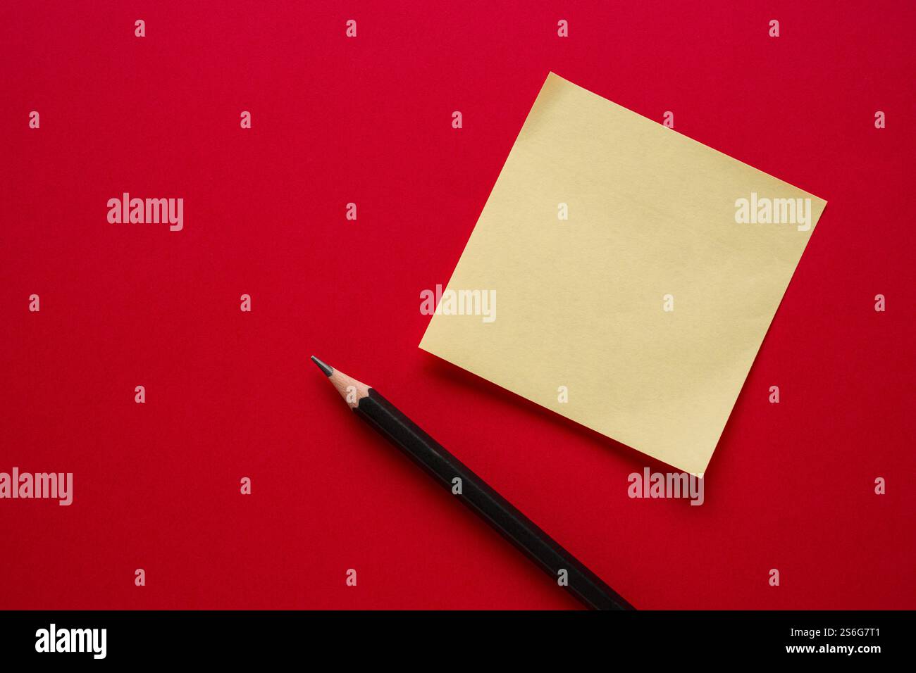Yellow color note paper hi-res stock photography and images - Alamy