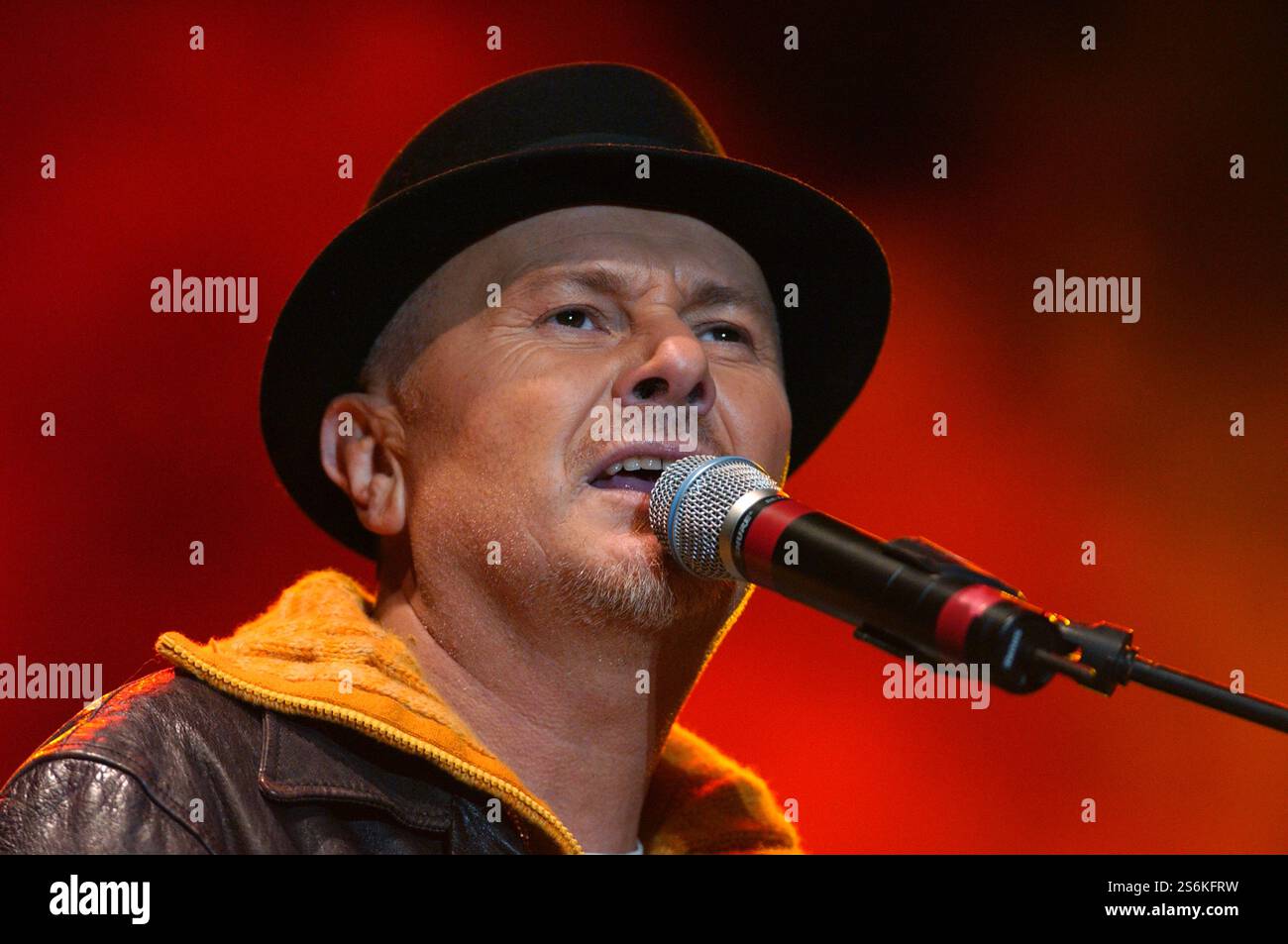 Ron Singer/actor Ron radio italia 2004 hi-res stock photography and images - Alamy