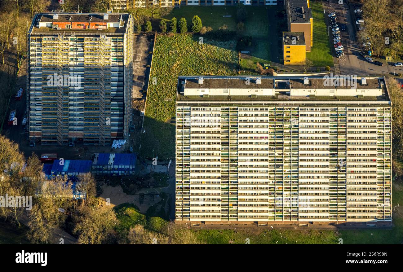Luftbild, Die Weißen Riesen Hochhäuser Wohnpark Hochheide, Hochhaus-Wohnsiedlung, Renovierung mit Baugerüst an der Hausfassade, Fenster und Balkone, F Stock Photo
