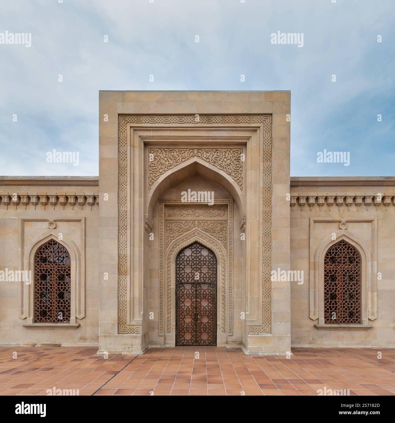 Lattice door hi-res stock photography and images - Alamy