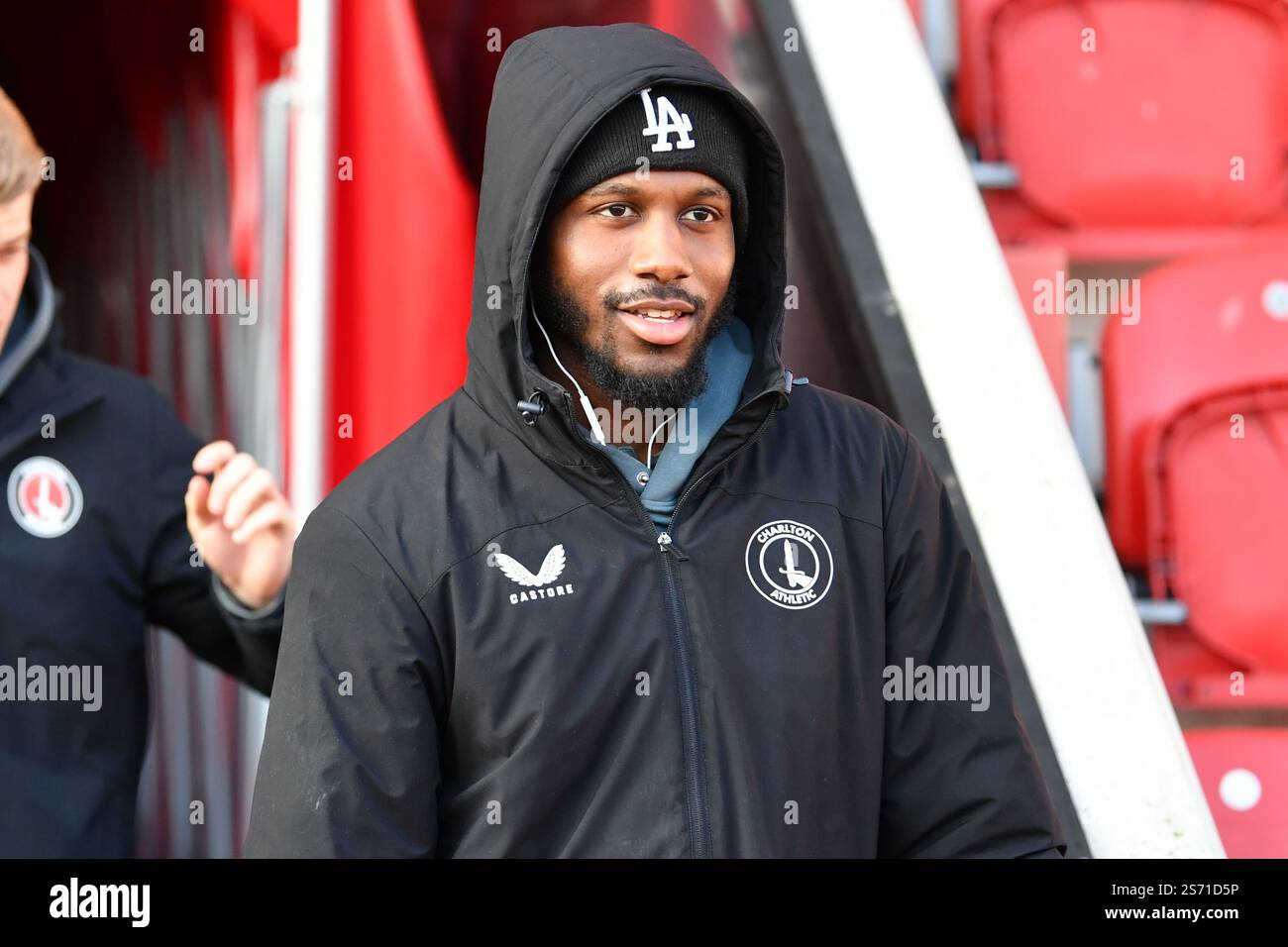 Rotherham, England. 18th Jan 2025. Daniel Kanu before the Sky Bet EFL ...