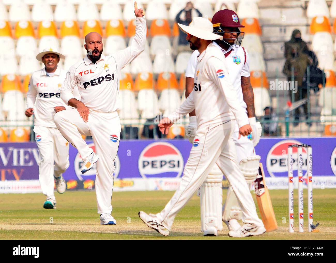 MULTAN, PAKISTAN, JAN 18 Players are in action during the Second Day