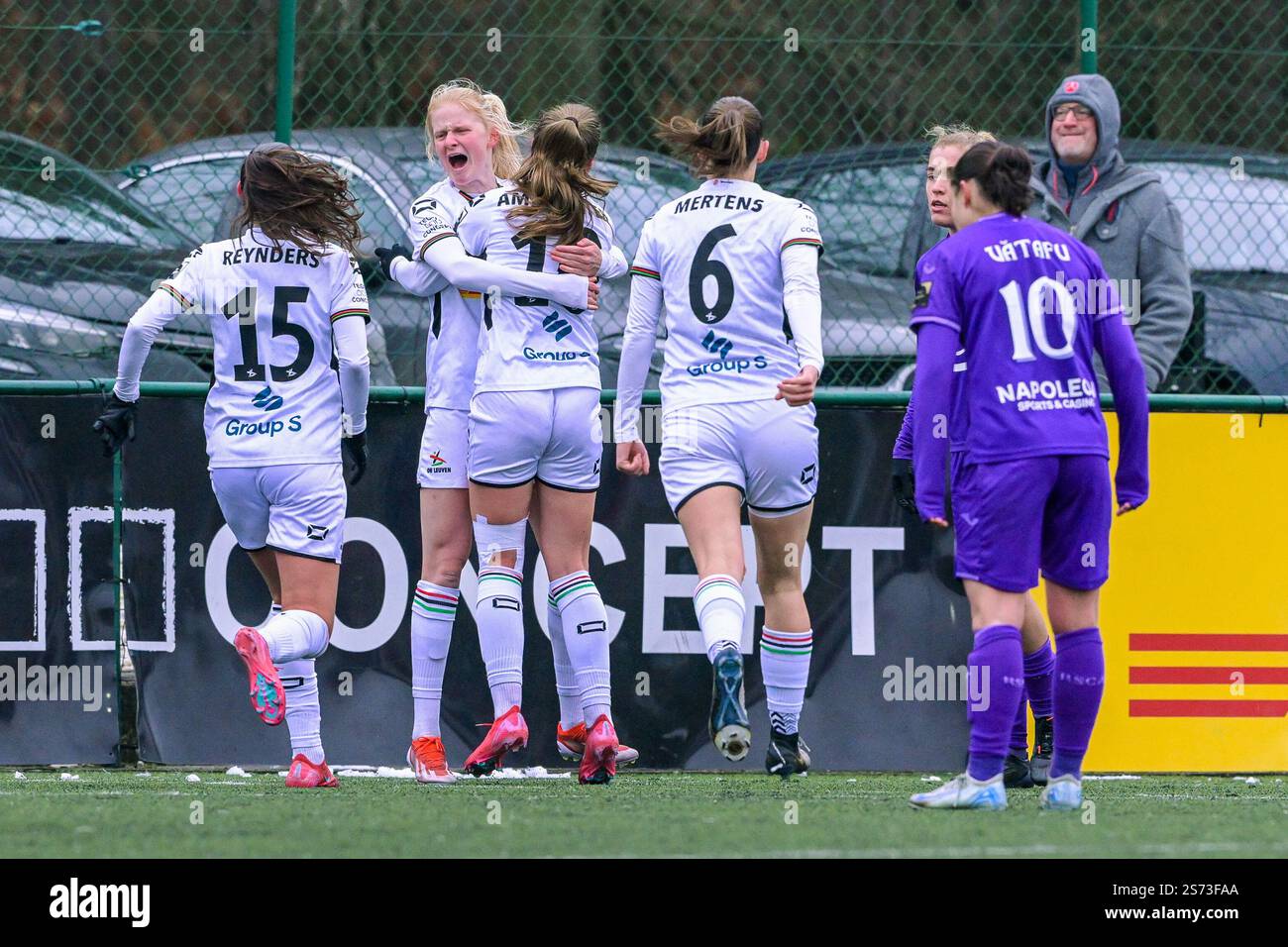 Linde Veefkind (25) of OHL scores 11 and Leuven celebrate during a