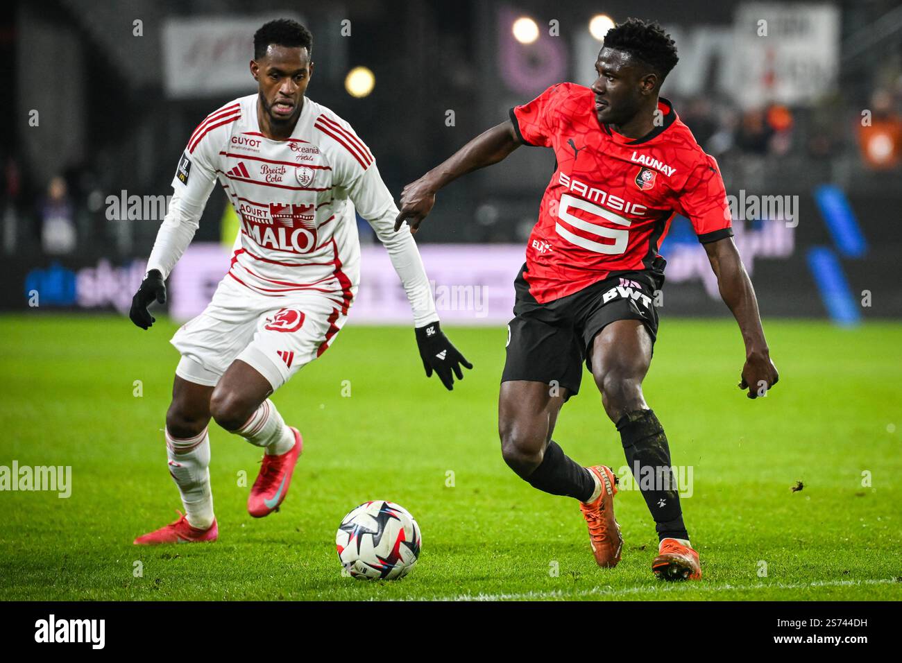Edimilson FERNANDES of Brest and Azor MATUSIWA of Rennes during the ...