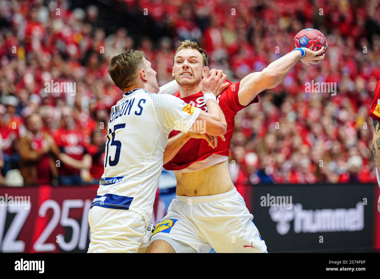 Simone Mengon (Italien, #15), Mathias Gidsel (Daenemark, #19) DEN ...
