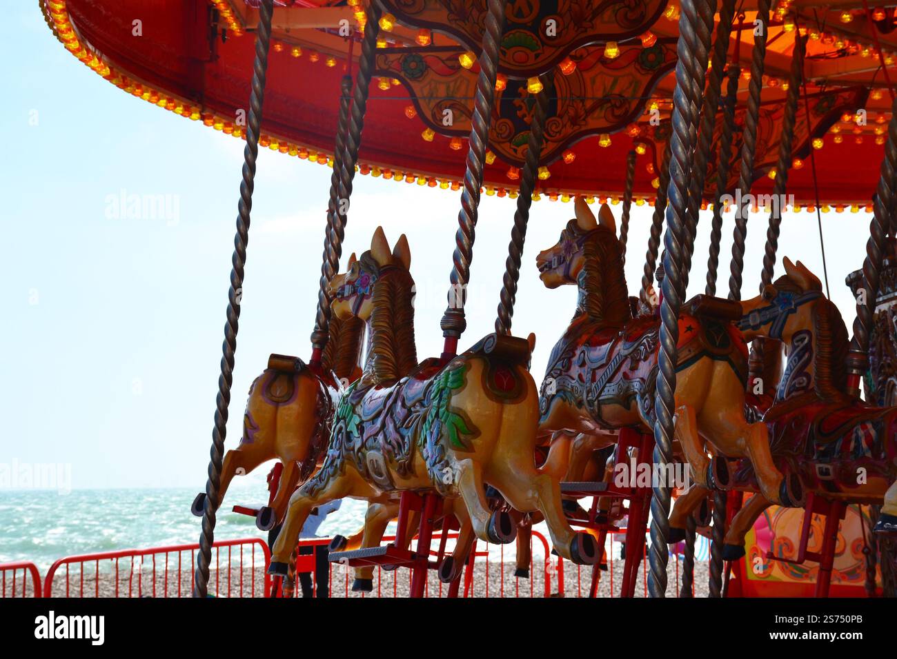 MANEGES DAUTREFOIS メリーゴーランド The merry-go-rounds, booths and showfronts: an overview of
