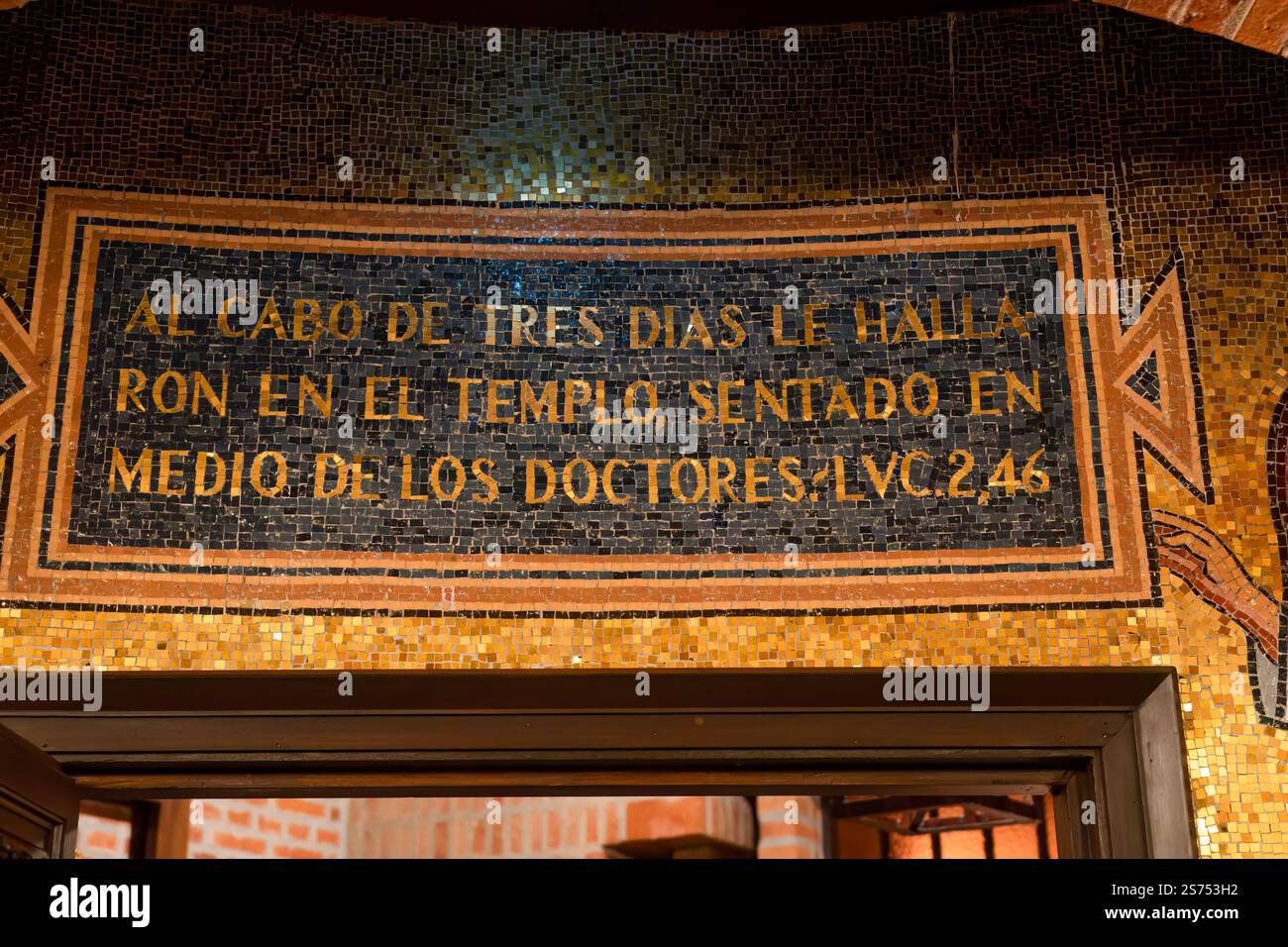 interior decor, pictures and models within a large spanish building ...