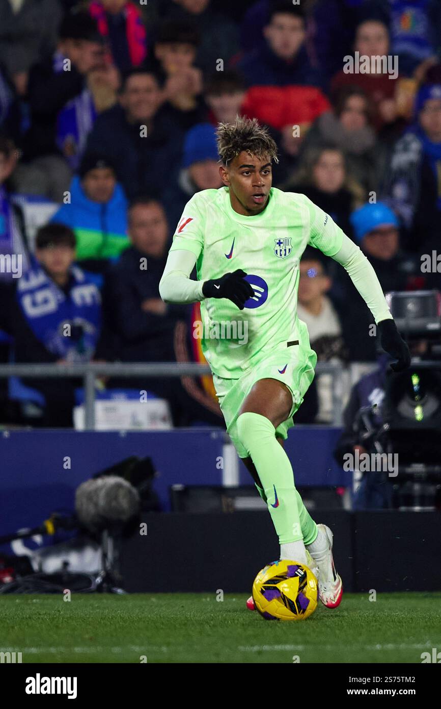 GETAFE, SPAIN JANUARY 18 Lamine Yamal of FC Barcelona during the