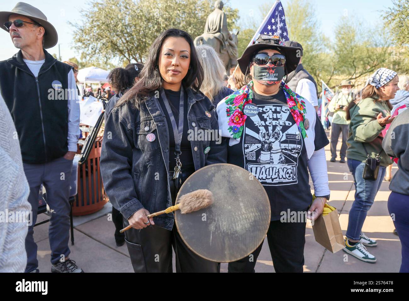 Indigenous women defend hi-res stock photography and images - Alamy