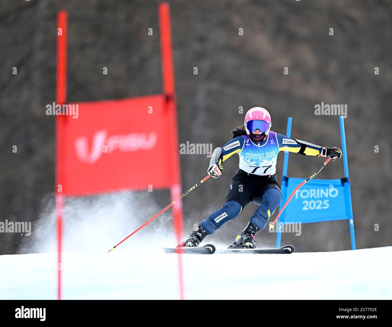 (250119) BARDONECCHIA, Jan. 19, 2025 (Xinhua) Huo Runchun of
