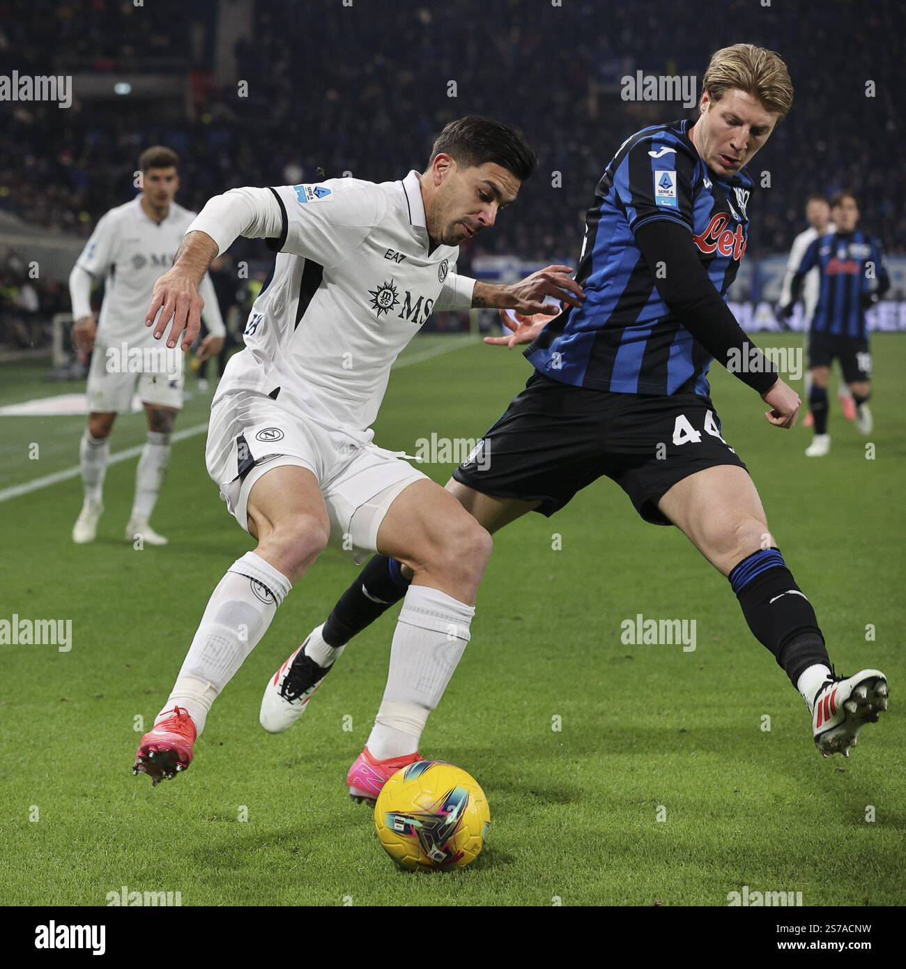 Giovanni Simeone of SSC Napoli battle for the ball with Marco